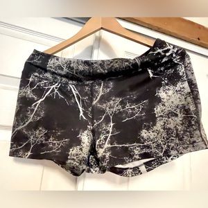 AVIA Black & White Marbled Gym Shorts Size L